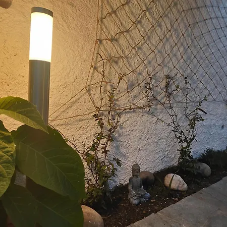 Alishome, Elegante Trilocale Con Vista Mare E Giardino Appartamento Sanremo