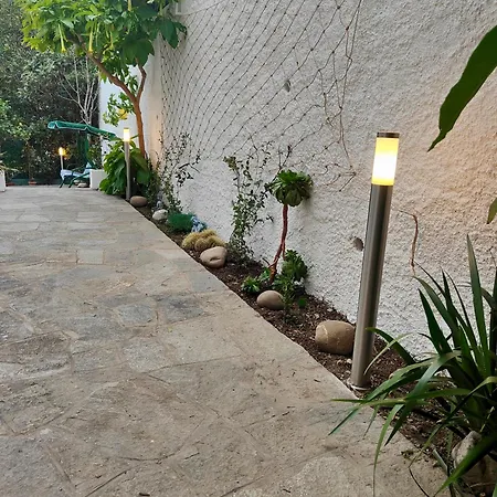 Appartamento Alishome, Elegante Trilocale Con Vista Mare E Giardino
