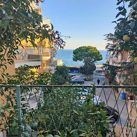 Alishome, Elegante Trilocale Con Vista Mare E Giardino * Sanremo
