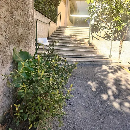 Alishome, Elegante Trilocale Con Vista Mare E Giardino