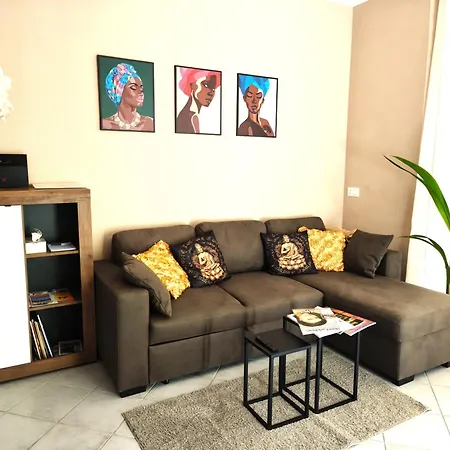 Alishome, Lägenhet *