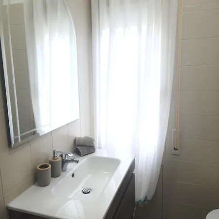 Alishome, Apartmán