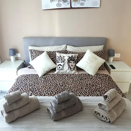 Alishome, Apartmán *
