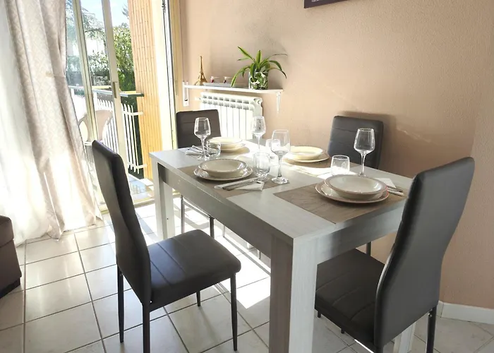 Alishome, Apartmán *