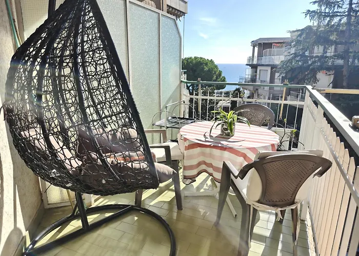 Alishome, Apartmán